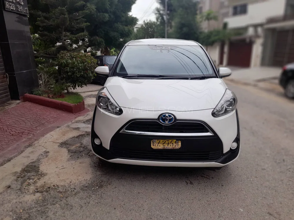 Toyota Sienta 2016 for Sale in Karachi Image-1