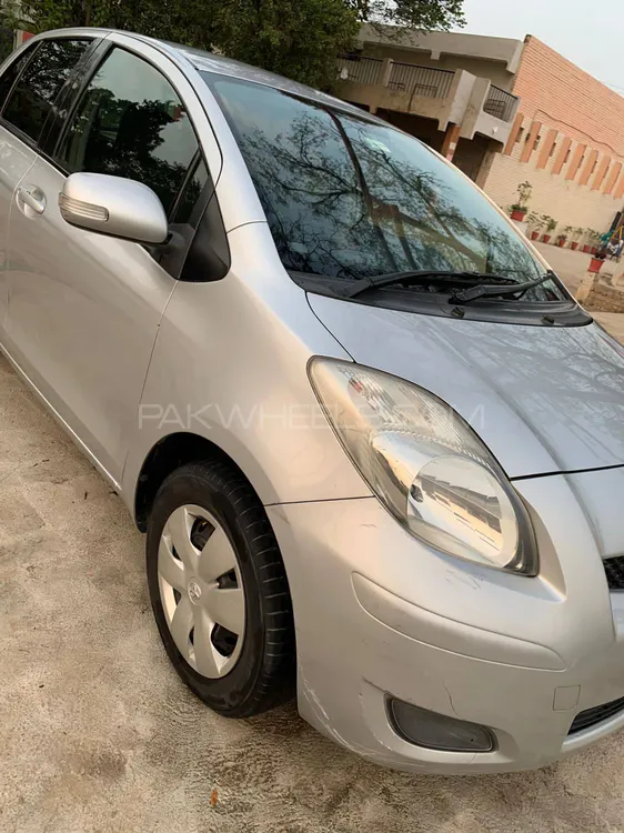 Toyota Vitz 2008 for Sale in Mardan Image-1