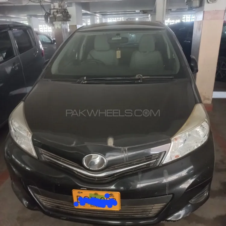 Toyota Vitz 2011 for Sale in Karachi Image-1