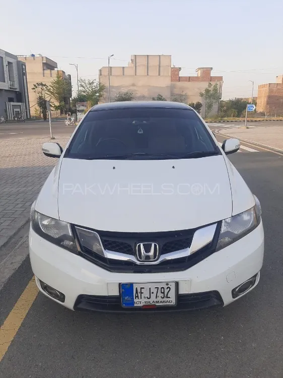 Honda City 2017 for Sale in Faisalabad Image-1