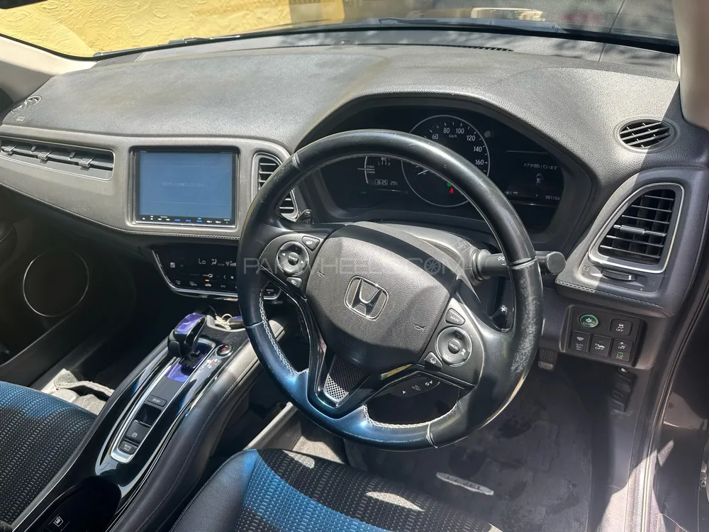 Honda Vezel 2017 for Sale in Lahore Image-1