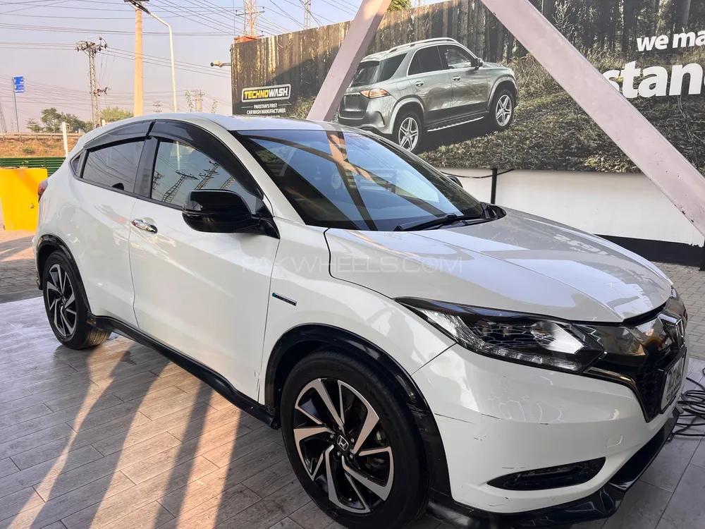 Honda Vezel 2016 for Sale in Rawalpindi Image-1