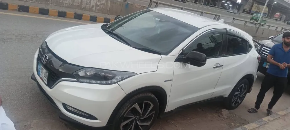 Honda Vezel 2017 for Sale in Islamabad Image-1