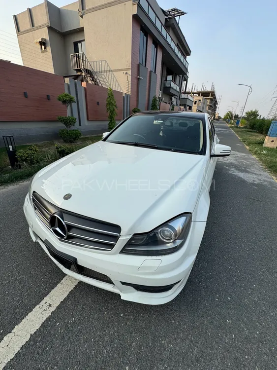 مرسڈیز بینز سی کلاس 2011 for Sale in فیصل آباد Image-1