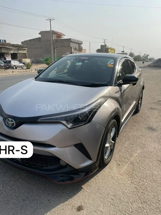 Toyota C-HR 2017 for Sale in Faisalabad Image-1