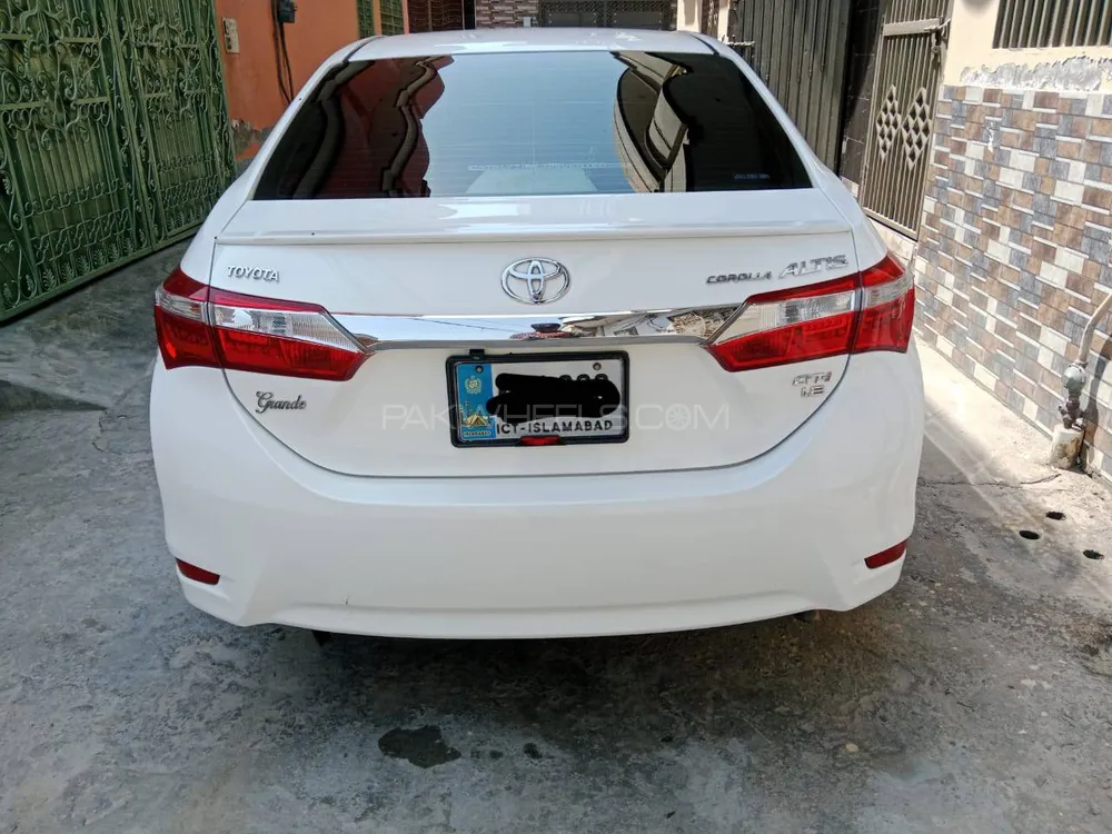 Toyota Corolla 2016 for Sale in Lahore Image-1