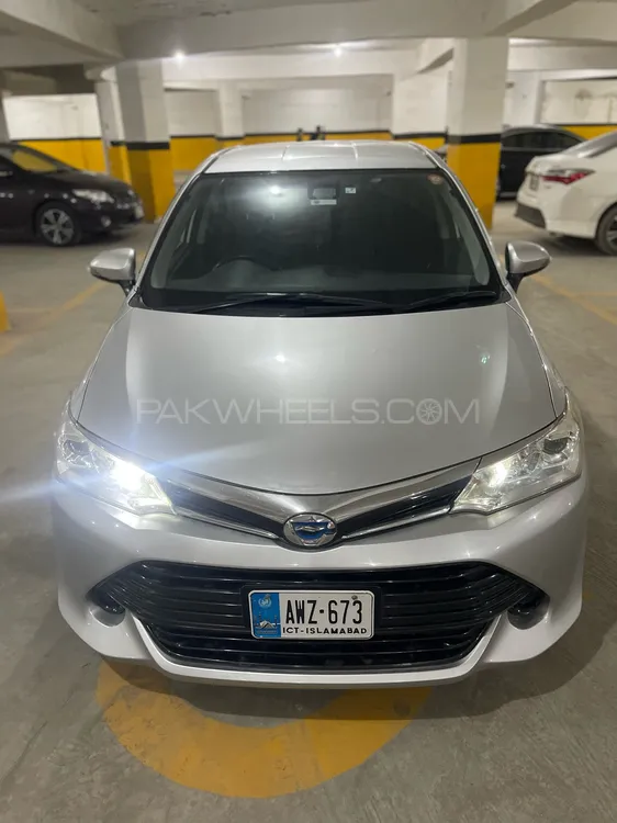 Toyota Corolla Axio 2017 for Sale in Islamabad Image-1