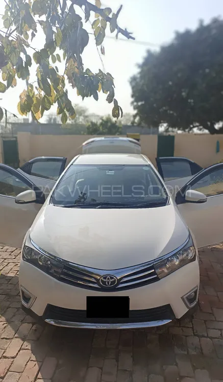 Toyota Corolla 2015 for Sale in Islamabad Image-1
