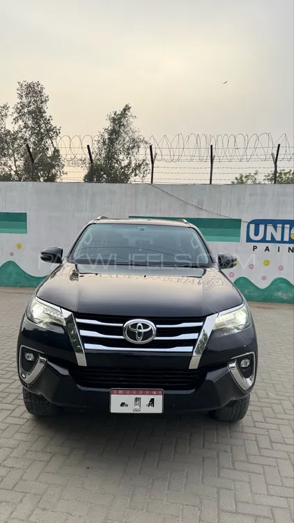 Toyota Fortuner 2019 for Sale in Karachi Image-1