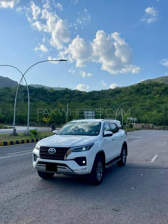 Toyota Fortuner 2021 for Sale in Islamabad Image-1