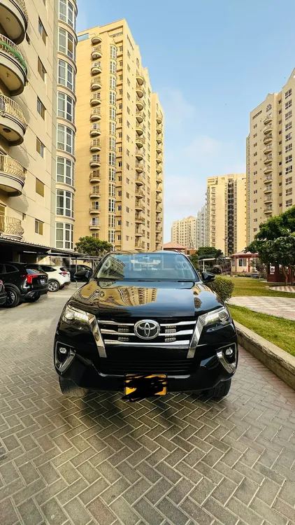 Toyota Fortuner 2021 for Sale in Karachi Image-1