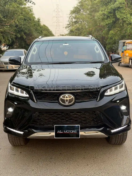 Toyota Fortuner 2021 for Sale in Lahore Image-1