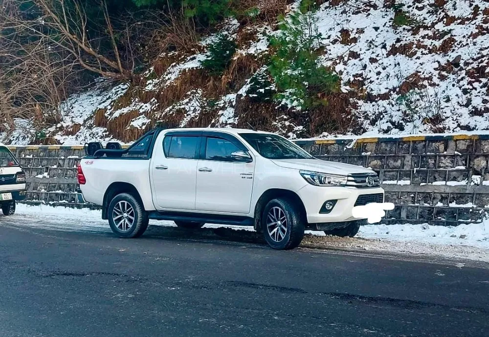 Toyota Hilux 2021 for Sale in Lahore Image-1