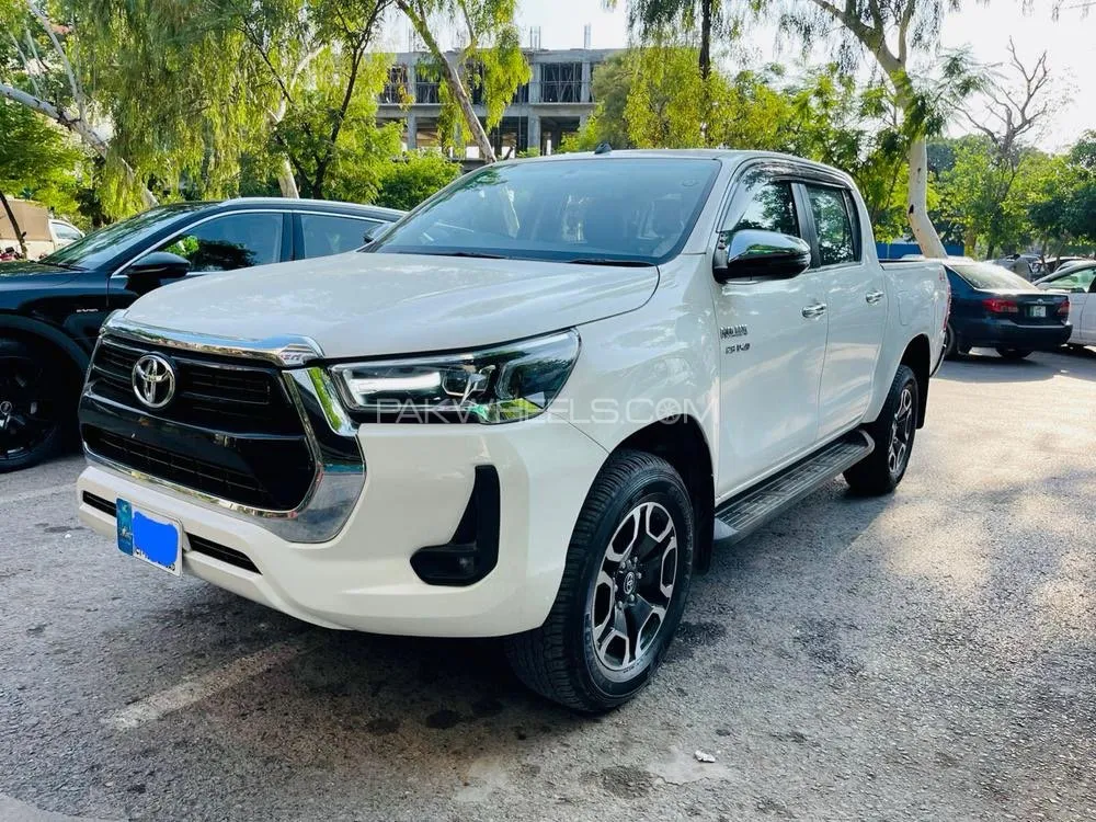Toyota Hilux 2022 for Sale in Sialkot Image-1