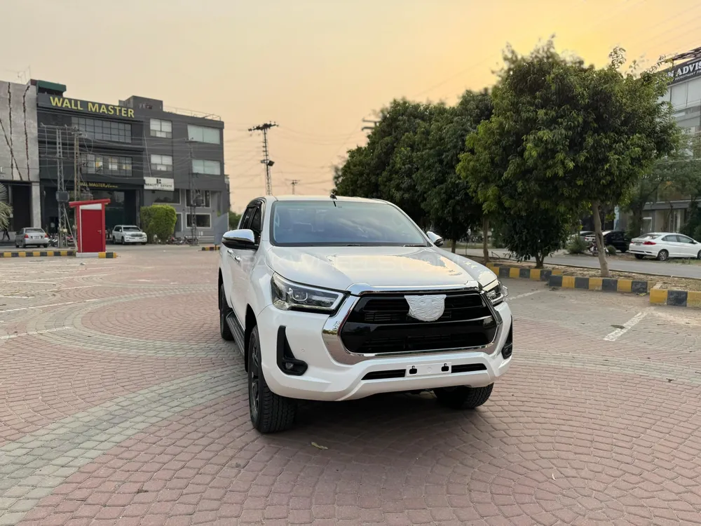 Toyota Hilux 2025 for Sale in Lahore Image-1