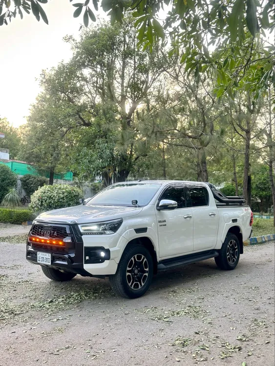 Toyota Hilux 2017 for Sale in Islamabad Image-1