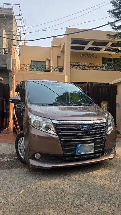 Toyota Noah 2014 for Sale in Lahore Image-1