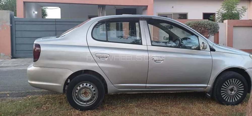 Toyota Platz 2002 for Sale in Faisalabad Image-1