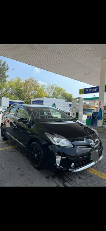 Toyota Prius 2013 for Sale in Lahore Image-1