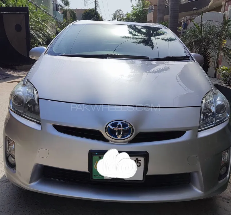 Toyota Prius 2010 for Sale in Lahore Image-1