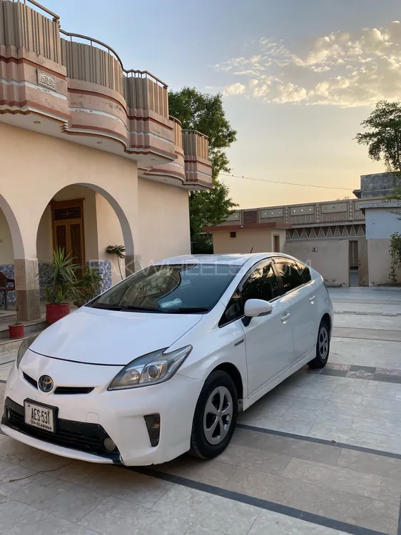 Toyota Prius 2013 for Sale in Mardan Image-1