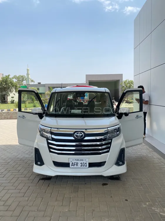 Toyota Roomy 2021 for Sale in Sahiwal Image-1