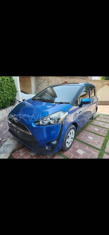 Toyota Sienta 2015 for Sale in Peshawar Image-1
