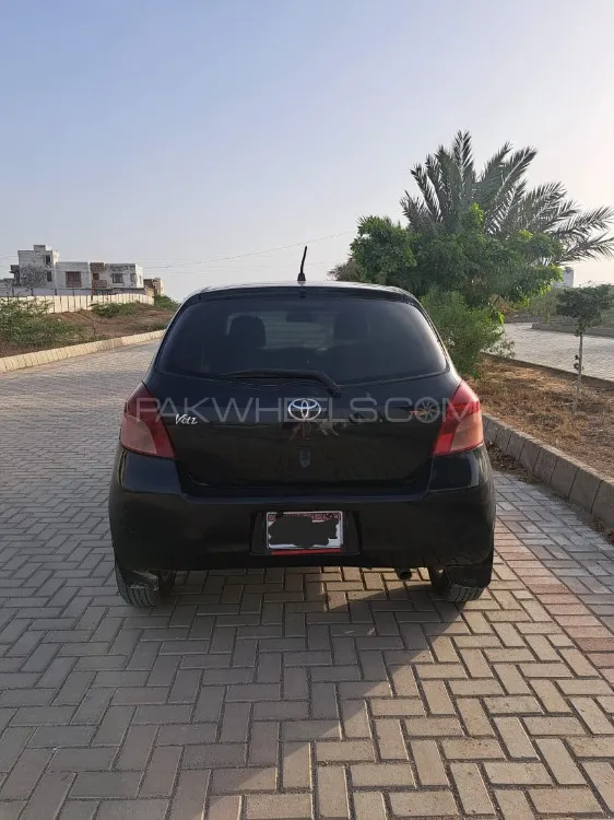 Toyota Vitz 2005 for Sale in Karachi Image-1