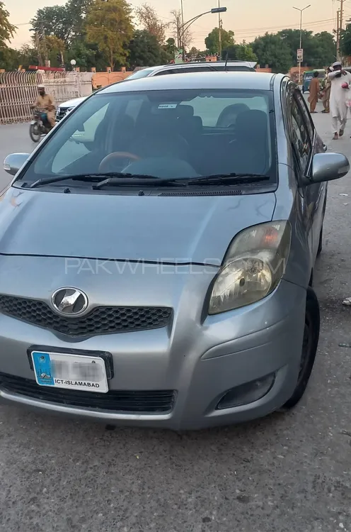 Toyota Vitz 2008 for Sale in Mardan Image-1