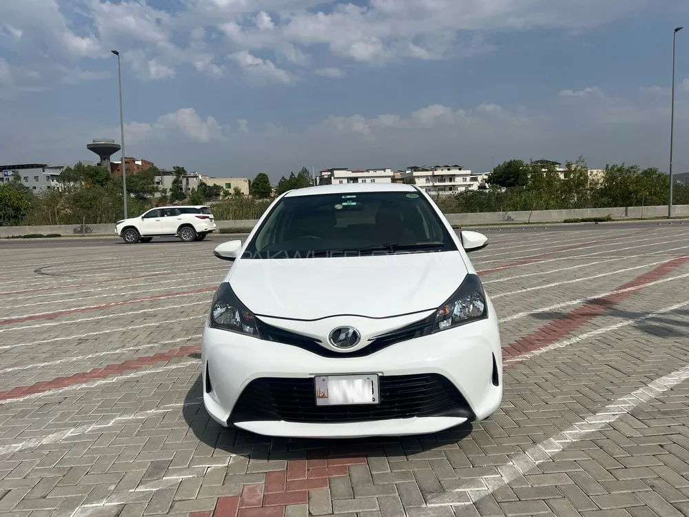 Toyota Vitz 2015 for Sale in Islamabad Image-1