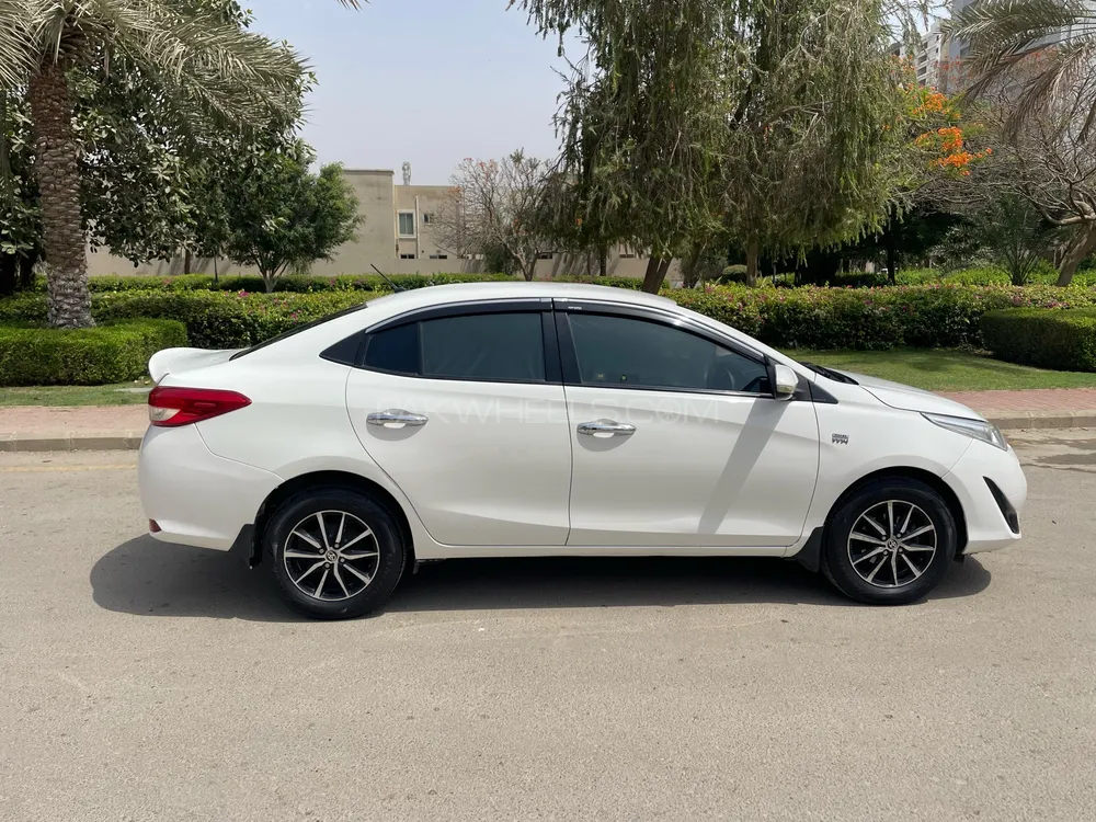 Toyota Yaris Sedan 2020 for Sale in Karachi Image-1