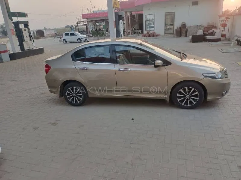 Honda City 2015 for Sale in Tando Allah Yar Image-1