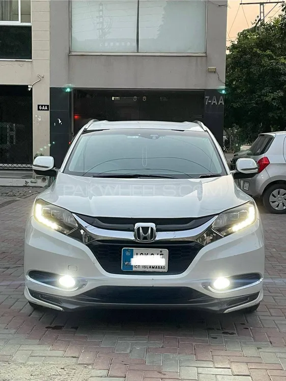 Honda Vezel 2014 for Sale in Attock Image-1