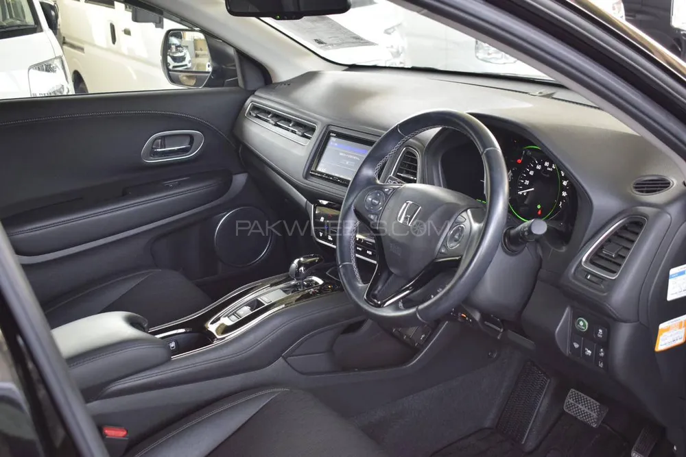 Honda Vezel 2018 for Sale in Islamabad Honda Vezel 2018 for Sale in Islamabad Image-6