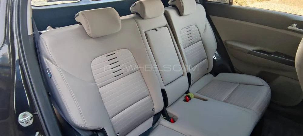 نسان کیراوان 2012 for Sale in پشاور Image-1