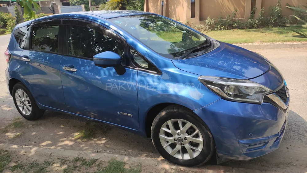 Nissan Note 2018 for Sale in Lahore Image-1
