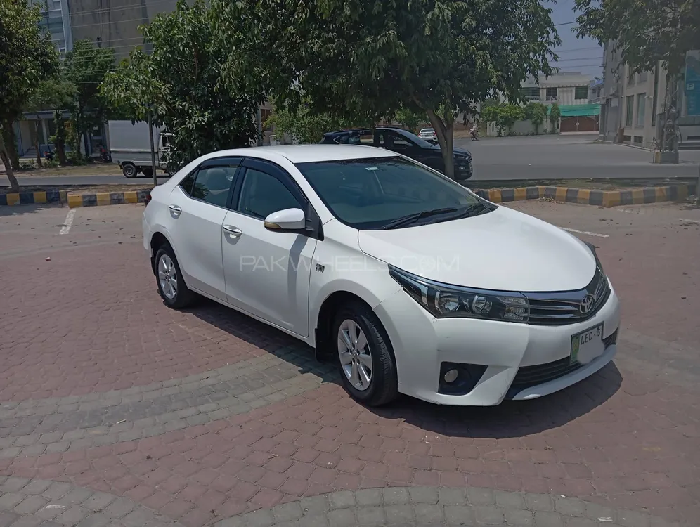 Toyota Corolla 2015 for Sale in Lahore Image-1