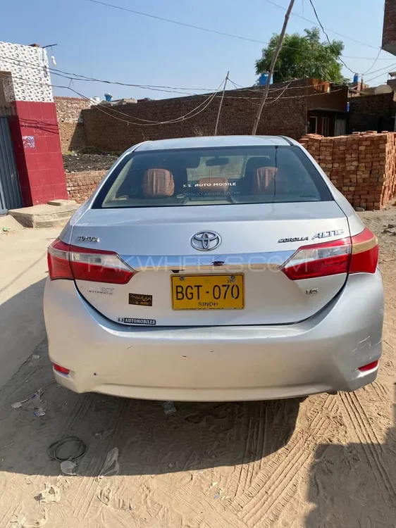 Toyota Corolla 2016 for Sale in Karachi Image-1
