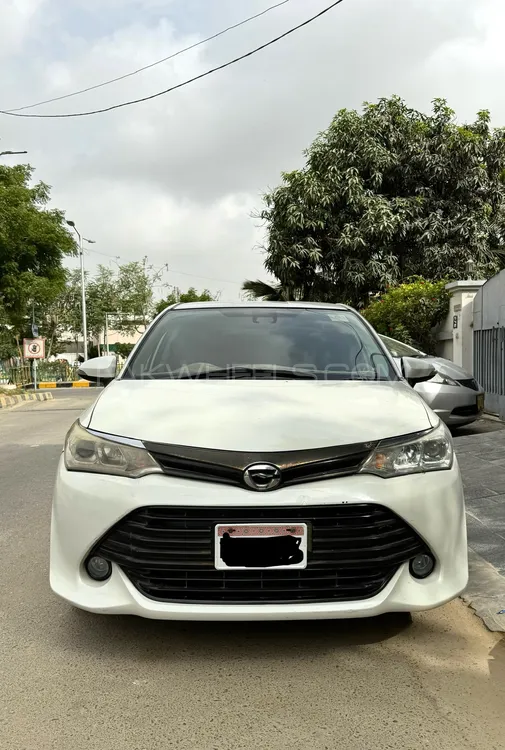 Toyota Corolla Axio 2015 for Sale in Karachi Image-1