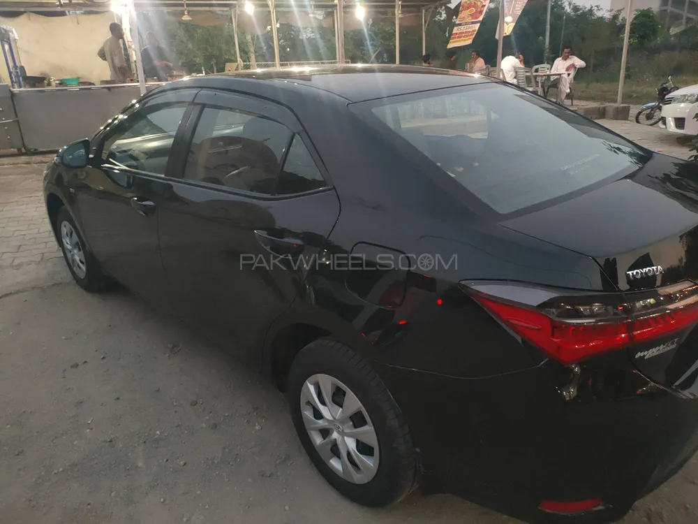 Toyota Corolla 2018 for Sale in Islamabad Image-1