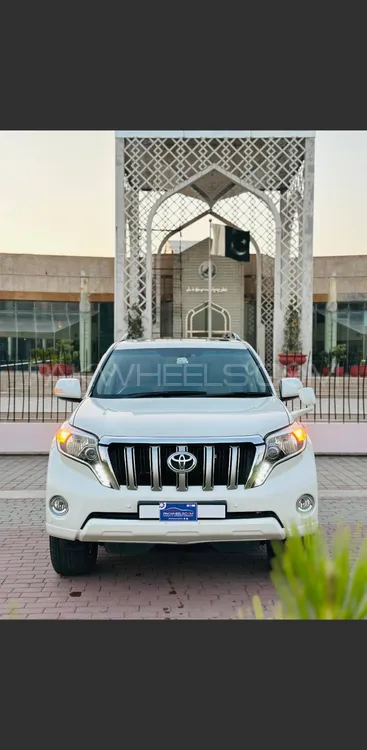 Toyota Prado 2010 for Sale in Islamabad Image-1