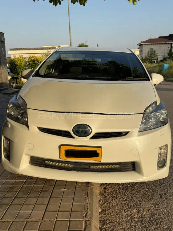 Toyota Prius 2010 for Sale in Islamabad Image-1