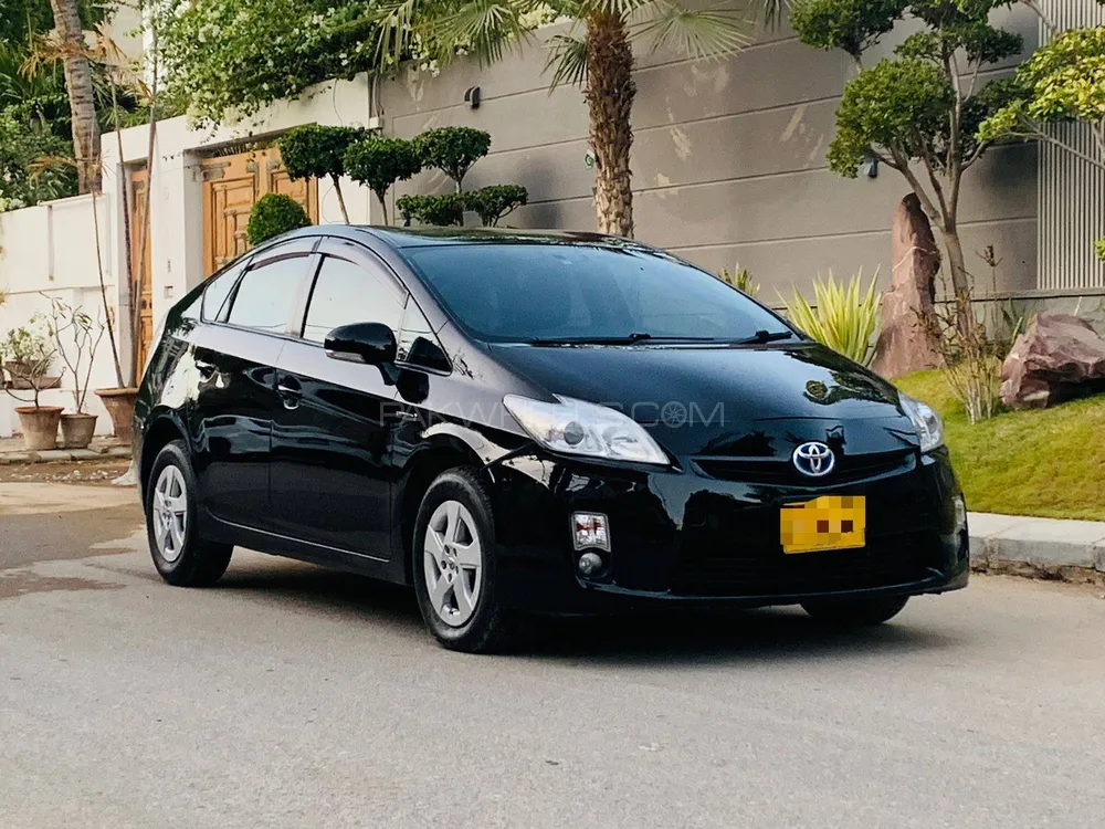 Toyota Prius 2011 for Sale in Karachi Image-1