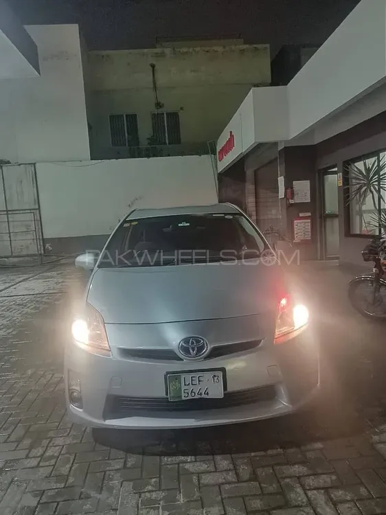 Toyota Prius 2010 for Sale in Lahore Image-1