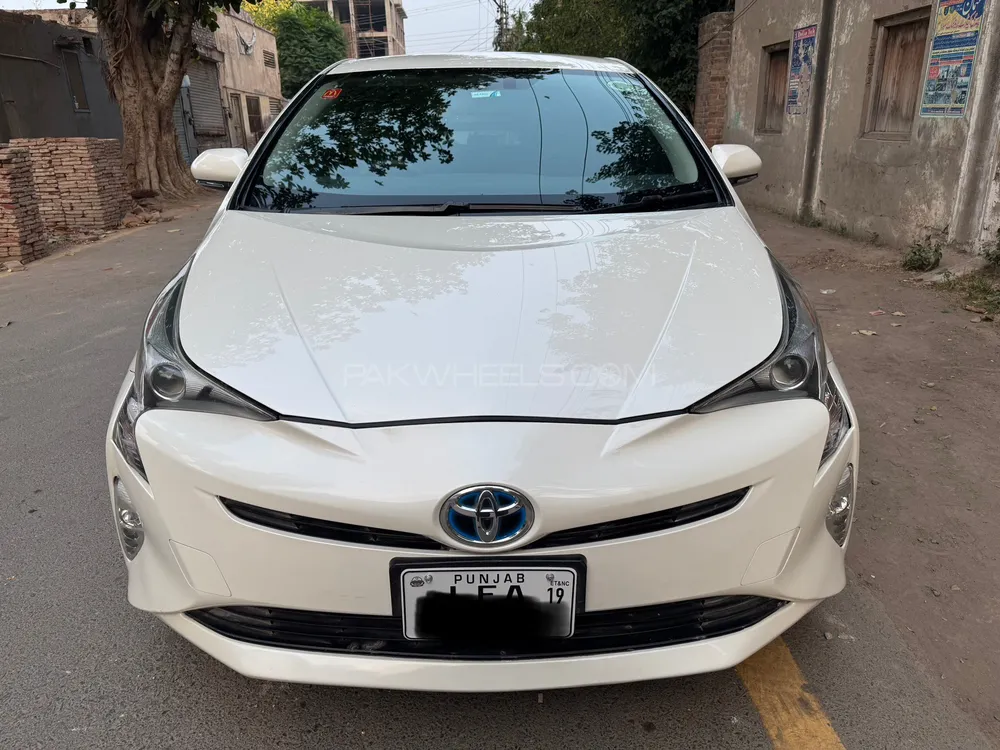 Toyota Prius 2016 for Sale in Faisalabad Image-1