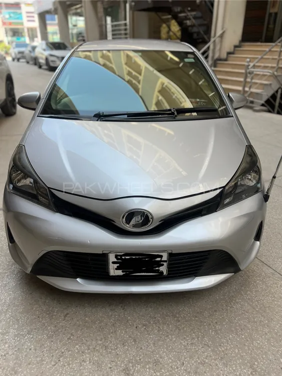 Toyota Vitz 2014 for Sale in Peshawar Image-1