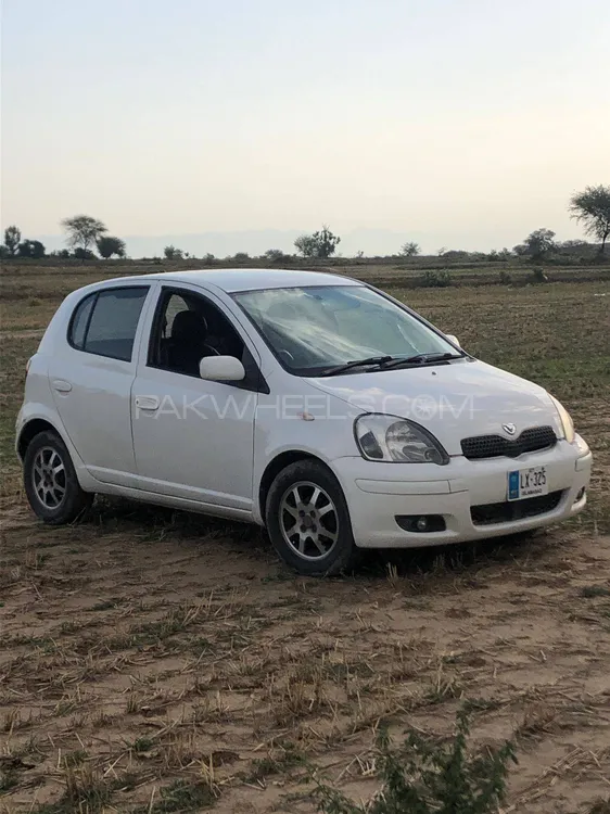 Toyota Vitz 2004 for Sale in Islamabad Image-1
