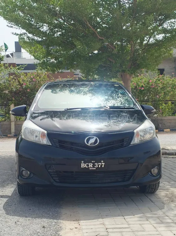 Toyota Vitz 2011 for Sale in D.G.Khan Image-1