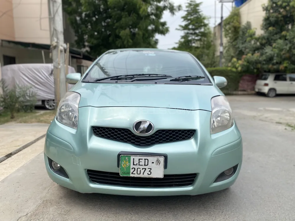 Toyota Vitz 2007 for Sale in Lahore Image-1