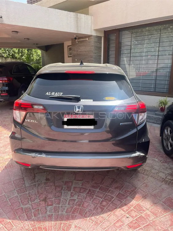 Honda Vezel 2014 for Sale in Karachi Image-1